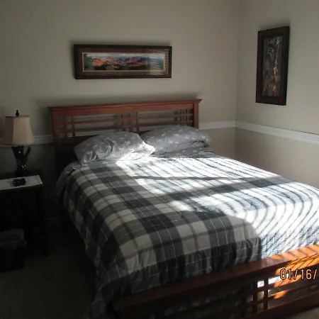 Peaks Wildernest House Bed And Breakfast-3